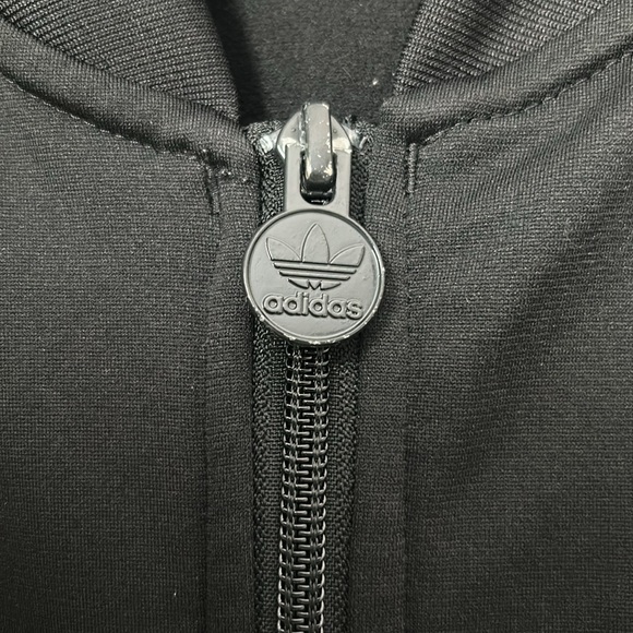 Cute Adidas jacket with a zipper - Picture 5 of 7